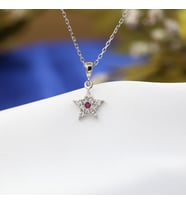 Kırmızı Beyaz Taşlı Minimal Yıldız Gümüş Kolye