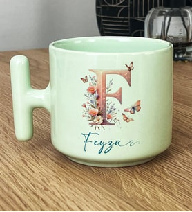 Kişiye Özel Çiçekli Kelebekli F Harfli Hediye Pastel T Kupa İsimli İsim Yazılı (Yeşil)