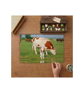 Otlayan İnek ve Yavrusu Tasarımı 240 parça Ahşap Puzzle Ahşap Kutuda MP09466