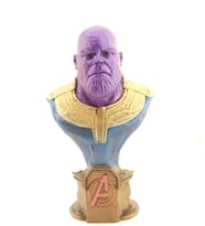 Konyax Thanos Büst