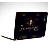 Atatürk Çalışma Masasında Laptop Sticker 10 İnch (25X19CM)