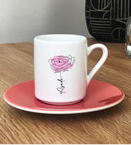 Kişiye Özel Gül ve İsim Yazılı Türk Kahvesi Fincanı Çiçek Desenli (Pembe)