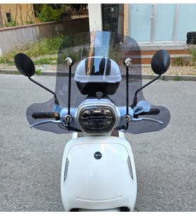 MOTOCAM QJ VPS S 125 Ön Cam 2022-2026 Model 42cm Füme Renkli 4mm Elcikli APARATSIZ