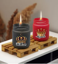 BK Gift Kişiye Özel DTF Kral Kraliçe Tacı 2’li Siyah ve Kırmızı Renkli Cam Kavanozda Kokulu Mum-1, Arkadaşa Hediye, Sevgiliye Hediye
