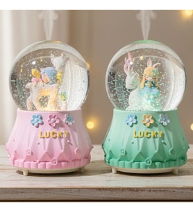 Yavru Geyik ve Kız Temalı Işıklı Müzikli Püskürtmeli Büyük Boy Kar Küresi – 16 x 12 cm (Karışık)