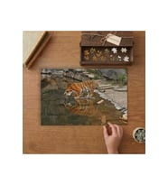 Gölde Su İçen Kaplan Tasarımı 240 parça Ahşap Puzzle Ahşap Kutuda MP06003