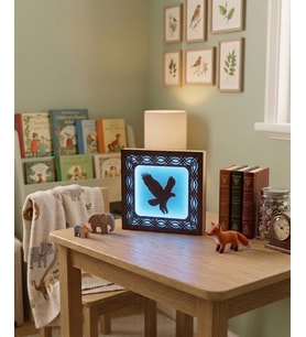 Dekoratif Kartal Figürlü Işıklı Ahşap Tablo – 14x14 cm LED Gece Lambası