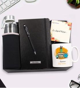 Öğretmen Tasarım Kupa & Özel Kılıflı 500Ml Su Matarası & Siyah Defter & Siyah Touch Pen Hediye Seti
