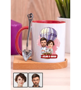 Eşe Hediye Uçan Balon Temalı Karikatürlü Ahşap Altlıklı Kırmızı Kupa Bardak