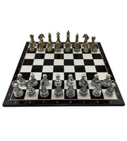 GiftHome Premium Battal Boy Metal İŞLEMELİ KLASİK Satranç Takımı  ve Katlanır Ceviz Desenli MDF Satranç Tahtası (43X43 cm.)