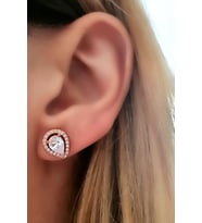 Pırlanta ışıltısında swarovski taşlı gümüş tek taş damla küpePırlanta ışıltısında swarovski taşlı gümüş tek taş damla küpe