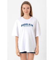 Gen V Godolkin University Letter Beyaz Kadın Oversize Tshirt