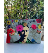 Çiçekçi Kadın Clutch Çanta
