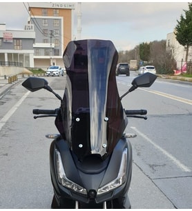 MOTOCAM Salcano Wind 150 Ön Cam 2023-2026 Model 68cm Siyah Renkli 4mm