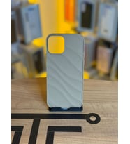 iPhone 12 Uyumlu Kaymaz Tırtıklı Dokulu Mat Kılıf (Bej)