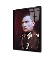 Atatürk Askeri Kıyafetli Çerçeveli Cam Tablo