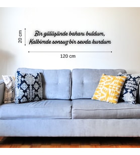 Bir Gülüşünde Baharı Buldum Siyah Ahşap Duvar Yazısı - 20x120 cm Dekoratif Aşk Temalı Duvar Dekoru