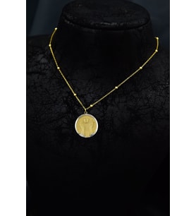925 Ayar Gümüş Gold Kaplama Toplu Zincir Kalemli El Ayak Motifli Plaka Kolye