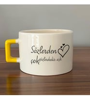 Sözlerden Çok Gözlerdedir Aşk Baskılı Sarı Kulplu C Fincan