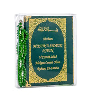 50 ADET - İsim Baskılı Ciltli Yasin Kitabı - Çanta Boy - 128 Sayfa - Tesbihli - Şeffaf Kutulu - Yeşil Renk - Dini Hediyelik Set
