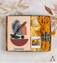 Kişiye Özel Tasarım Defter ve Tükenmez Kalem - Tavşan Anahtarlık - Mini Cam Mum - Polaroid Fotoğraf - Özel Tasarım Hediye Kutusu