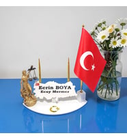 Doğal Beyaz Mermer İsimlik Haritalı Çift Kalem ve Şanlı TÜRK Bayrağı, Adalet Biblo, Pirinç Ay Yıldız Gold Tasarım