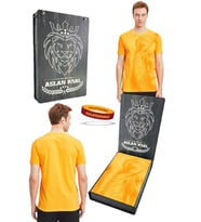 Galatasaray Orijinal Lisanslı Aslan Baskılı Sarı T-Shirt + Bileklik Set Hediyelik Ahşap