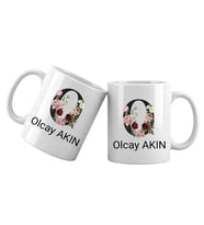 O Harfli Kişiye Özel İsimli Porselen Kupa Bardak – Çiçekli Monogram Harf Tasarımlı İsim Yazılı Kişiselleştirilebilir Hediye Kupa (Beyaz)