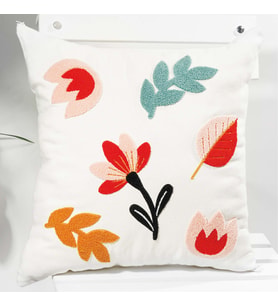 Beyaz Kumaş Punch Nakışlı Dekoratif Kırlent Kılıfı 45 x 45 cm (Kırmızı-Siyah)