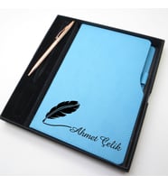 İsme Özel Turkuaz Kalemlikli Defter & İsme Özel Metal Kalem (Öğretmenler Günü veya başka bir mesaj işlenebilir) (Karışık)