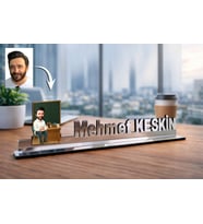 Kişiye Özel Öğretmen Karikatürlü 30 cm Ayna Pleksi Masaüstü İsimlik - Öğretmen Hediyesi Öğretmene Özel Hediye