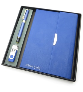 Signator® Codex  N385 Kişiye Özel Defterli Set - İsme Özel Mavi Kalem + İsme Özel Mavi Defter+ İsme Özel 32 GB Usb Bellek  İsme Özel Kutusunda Hediyelik Set (Karışık)