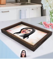 BK Gift Kişiye Özel Kadın Yüz Karikatürlü Doğal Ahşap Tepsi-2
