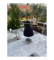 Modern masa üstü led abajur, kablosuz, pilli, gümüş ve siyah renk seçenekleri (Krem)