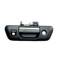 Bagaj Kapak Açma Kolu Nissan Navara 2015-2021 (KAMERA DELİKLİ)