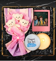 Öğretmenler Gününe Özel Tasarımlı Mum & Üçlü Peluş Ayıcık Buketi & Kişiye Özel Fotoğraf Çerçevesi Hediye Seti