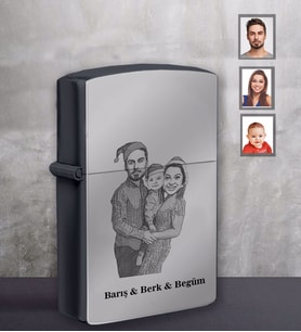 Kişiye Özel Yılbaşı Aile Karikatürlü Siyah Benzinli Çakmak Model-1