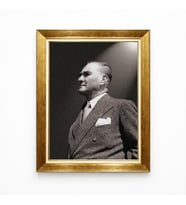 Tablore Atatürk Siyah Beyaz Tablo - Dramatik Işık Efektli Modern Çerçeveli Kanvas - Karizmatik Atatürk Portresi