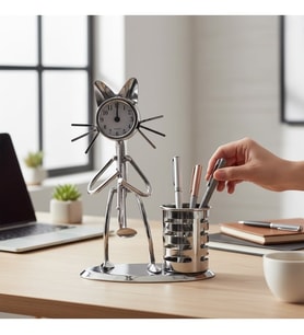 Metal Kedi Figürlü Masa Saati ve Kalemlik Dekoratif Ofis Aksesuarı