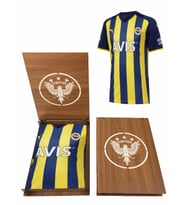 Fenerbahçe Lisanslı Çubuklu Forma Hediye Ahşap Kutulu (Sarı-Lacivert)