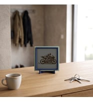 Spor Motoru Desenli Modern Dekoratif Obje, Ev ve Ofise Hız ve Estetik Katan Masaüstü Aksesuarı 10x10