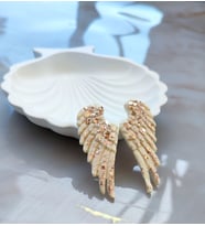 Angel Wings Gold Pırıltılı El Yapımı Beyaz Kanat Küpe (Parlak Beyaz)