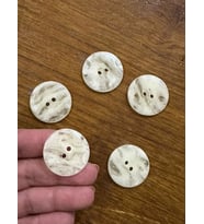 2 CM 5 Lİ DELİKLİ DESENLİ DÜĞME (Krem)