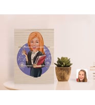 BK Gift Kişiye Özel Kadın Yönetici Karikatürlü Otantik Masaüstü Ahşap Palet Çerçeve-1 (Beyaz)