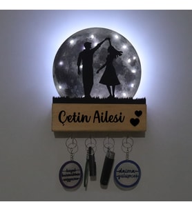 Lucenda Işıklı Pleksi Dolunay Kişiselleştirilebilir Biblo Belinda Elele Tutuşan Çift Anahtar AskılığI (Gri)