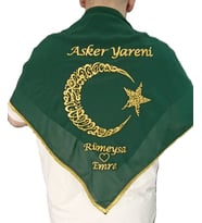 İsimli Asker Şalı Kına Şalı Asker Yareni O Şimdi Asker Nakış İşlemeli Şifon Kumaş Omuz Örtüsü İsimli Eldiven (Haki-Yeşil)