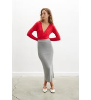 Styleboom X Peraluna DEVON BODYSUIT V Yaka Uzun Kol Alttan Çıtçıtlı Kadın Triko Body - Kırmızı