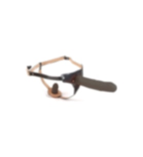 Konyax 18 cm Çift Taraflı Belden Bağlamalı Deri Protez Pe nis Rengi Siyah