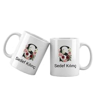 S Harfli Kişiye Özel İsimli Porselen Kupa Bardak – Çiçekli Monogram Harf Tasarımlı İsim Yazılı Kişiselleştirilebilir Hediye Kupa (Beyaz)