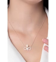 925 Ayar Gümüş Zincirli Zirkon Taşlı Beyaz Gül Sonsuzluk Model Kolye